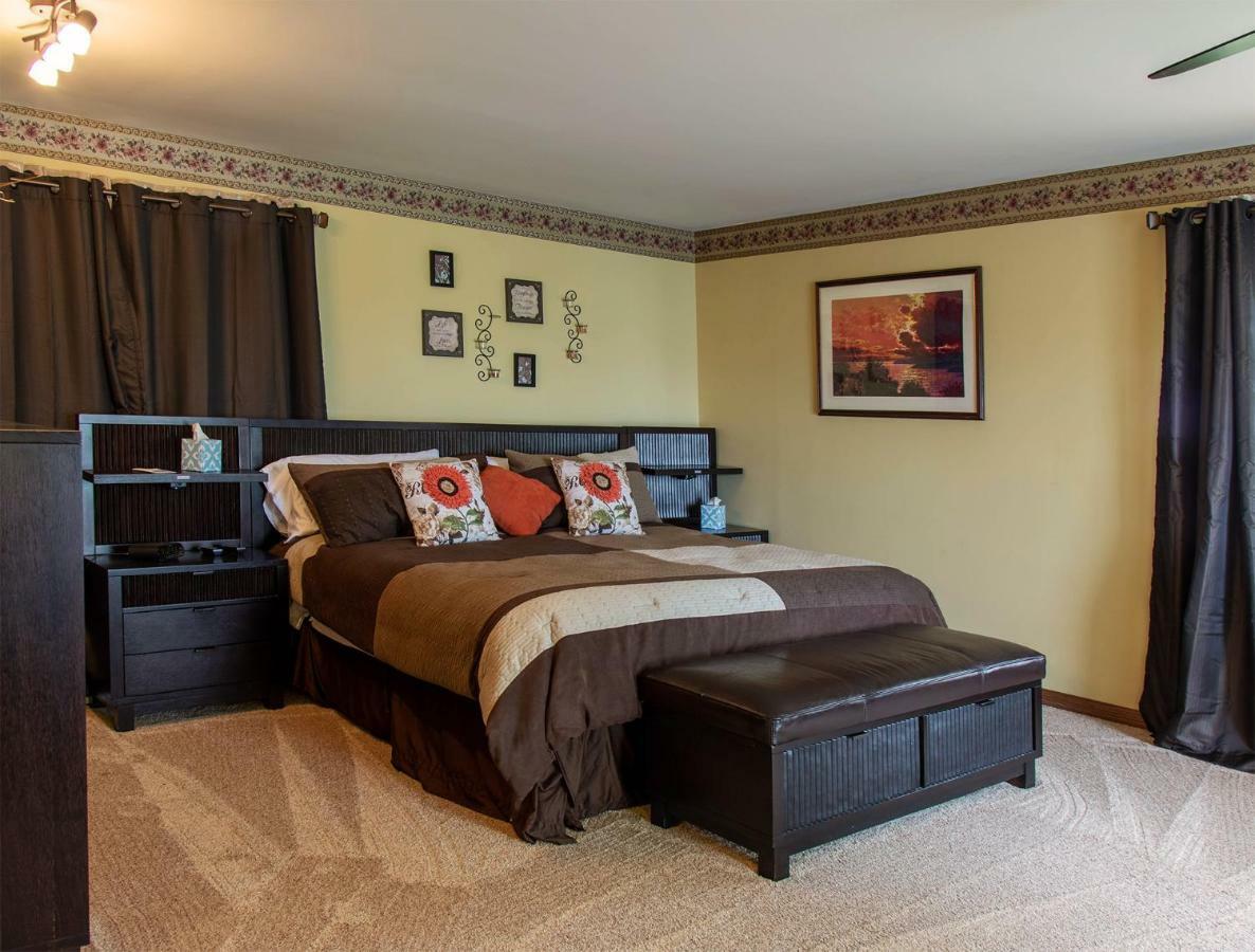 Shane Acres Country Inn Juneau Bagian luar foto